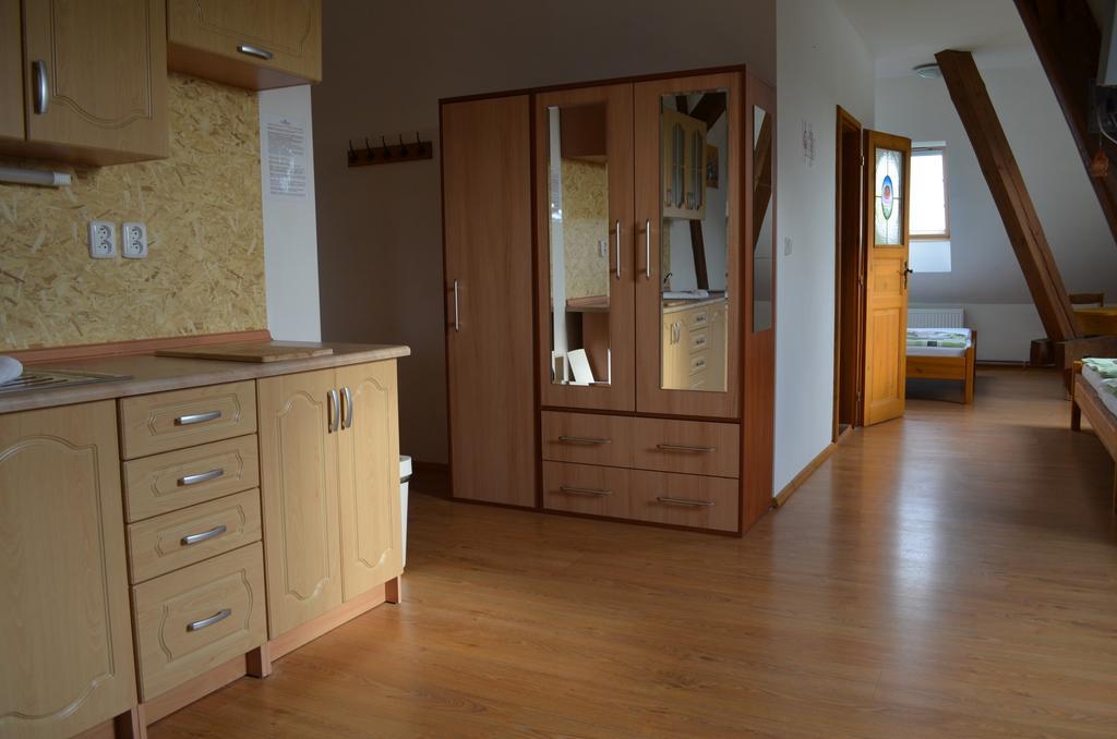 Famozclub Hotel Bakov nad Jizerou Szoba fotó