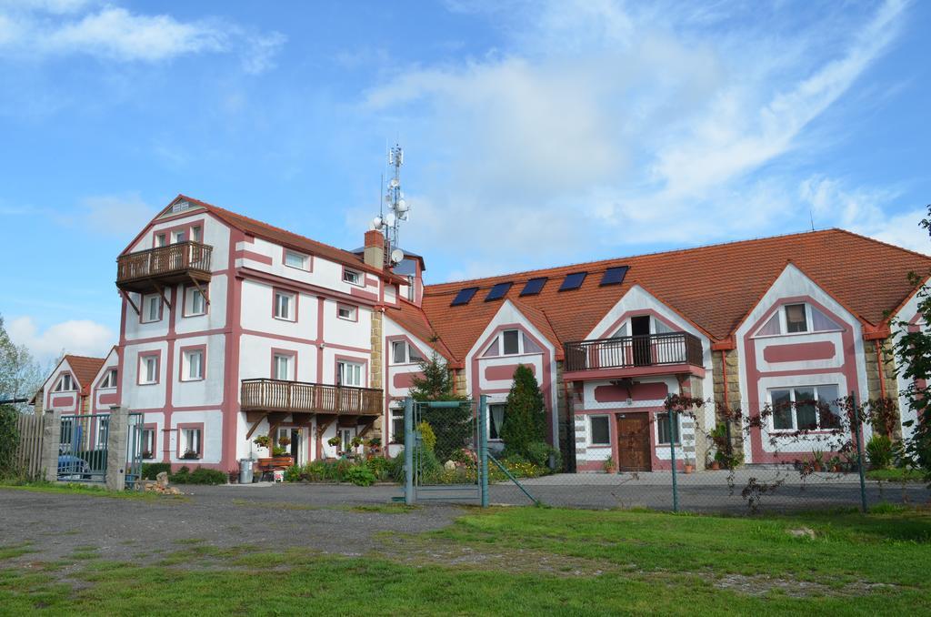 Famozclub Hotel Bakov nad Jizerou Kültér fotó
