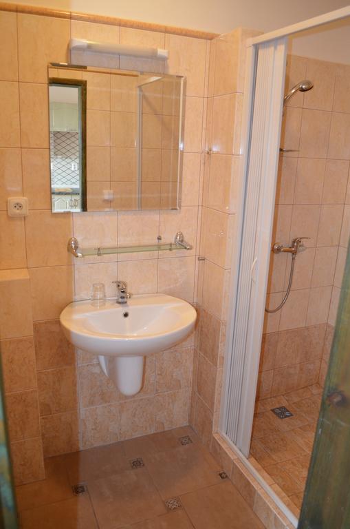 Famozclub Hotel Bakov nad Jizerou Szoba fotó