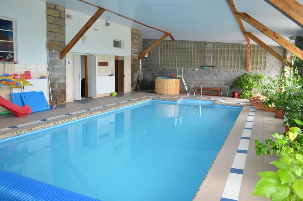 Famozclub Hotel Bakov nad Jizerou Kültér fotó
