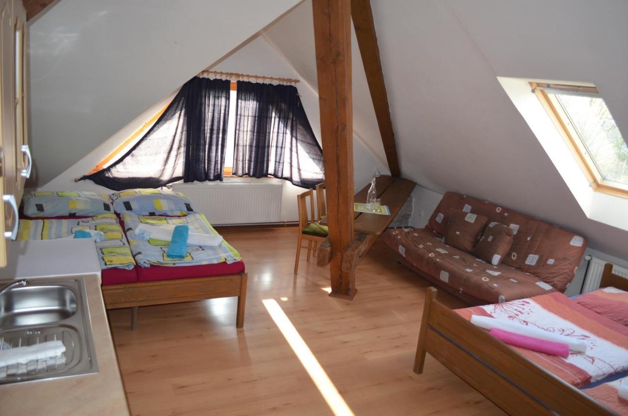 Famozclub Hotel Bakov nad Jizerou Szoba fotó