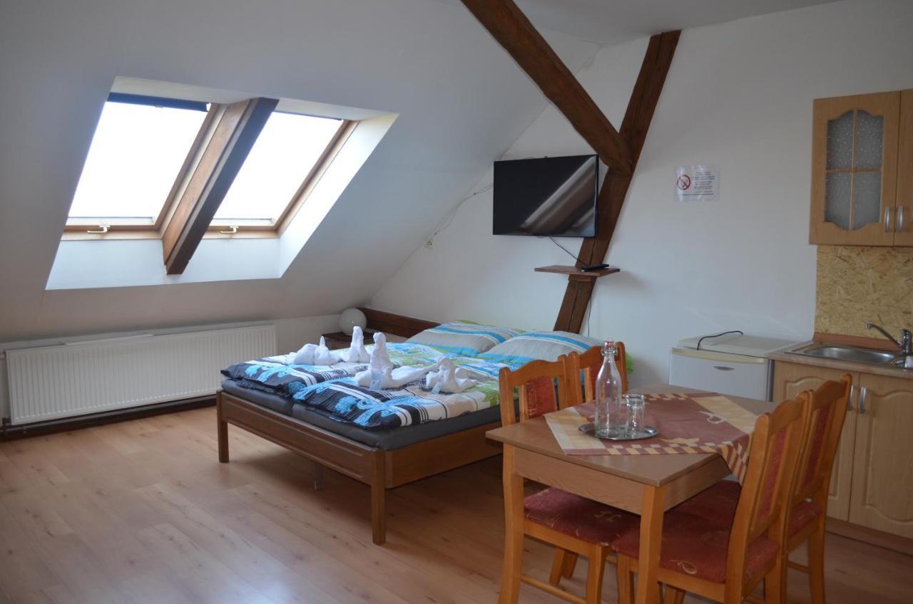Famozclub Hotel Bakov nad Jizerou Kültér fotó