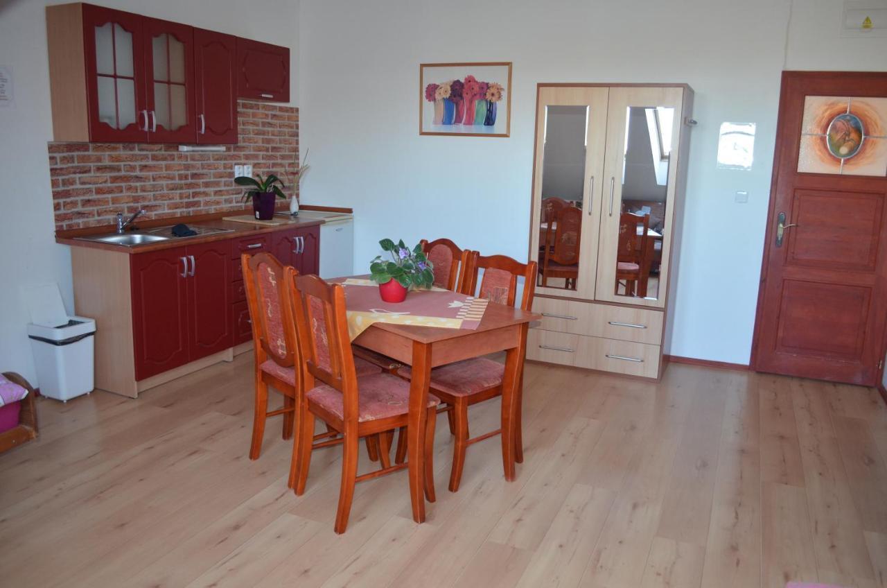 Famozclub Hotel Bakov nad Jizerou Kültér fotó