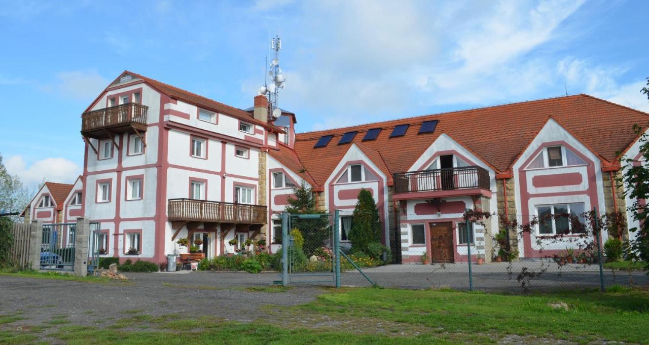 Famozclub Hotel Bakov nad Jizerou Kültér fotó