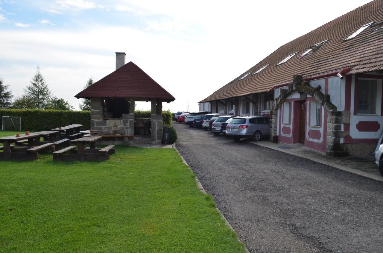 Famozclub Hotel Bakov nad Jizerou Kültér fotó