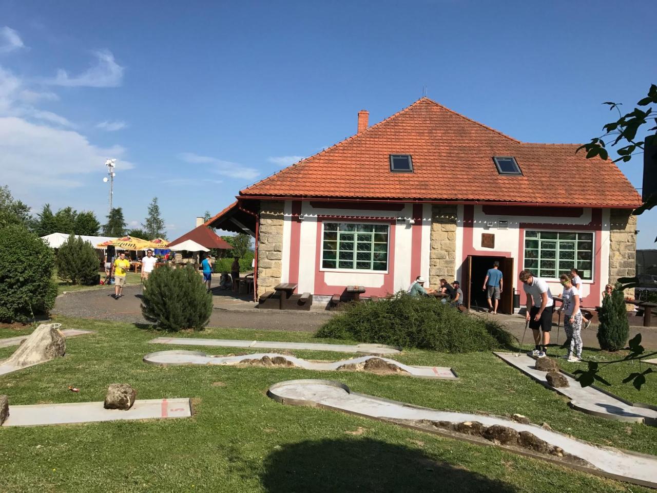 Famozclub Hotel Bakov nad Jizerou Kültér fotó