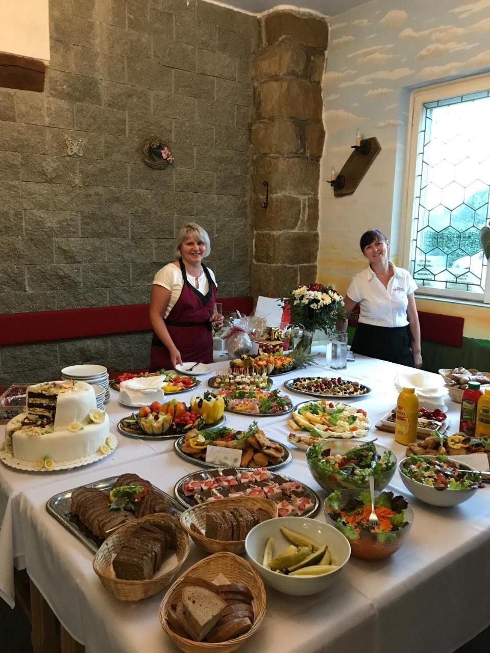 Famozclub Hotel Bakov nad Jizerou Kültér fotó