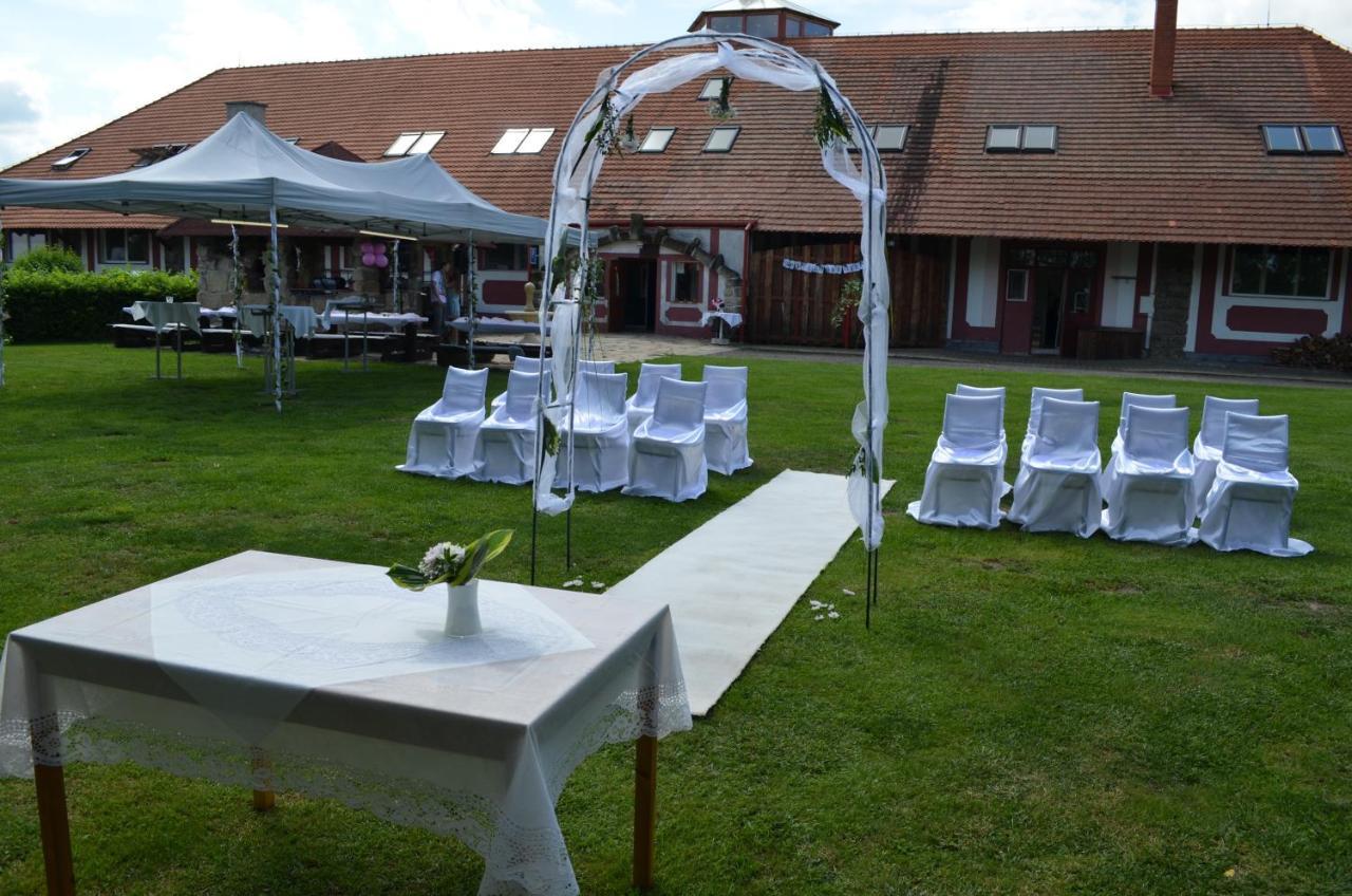 Famozclub Hotel Bakov nad Jizerou Kültér fotó
